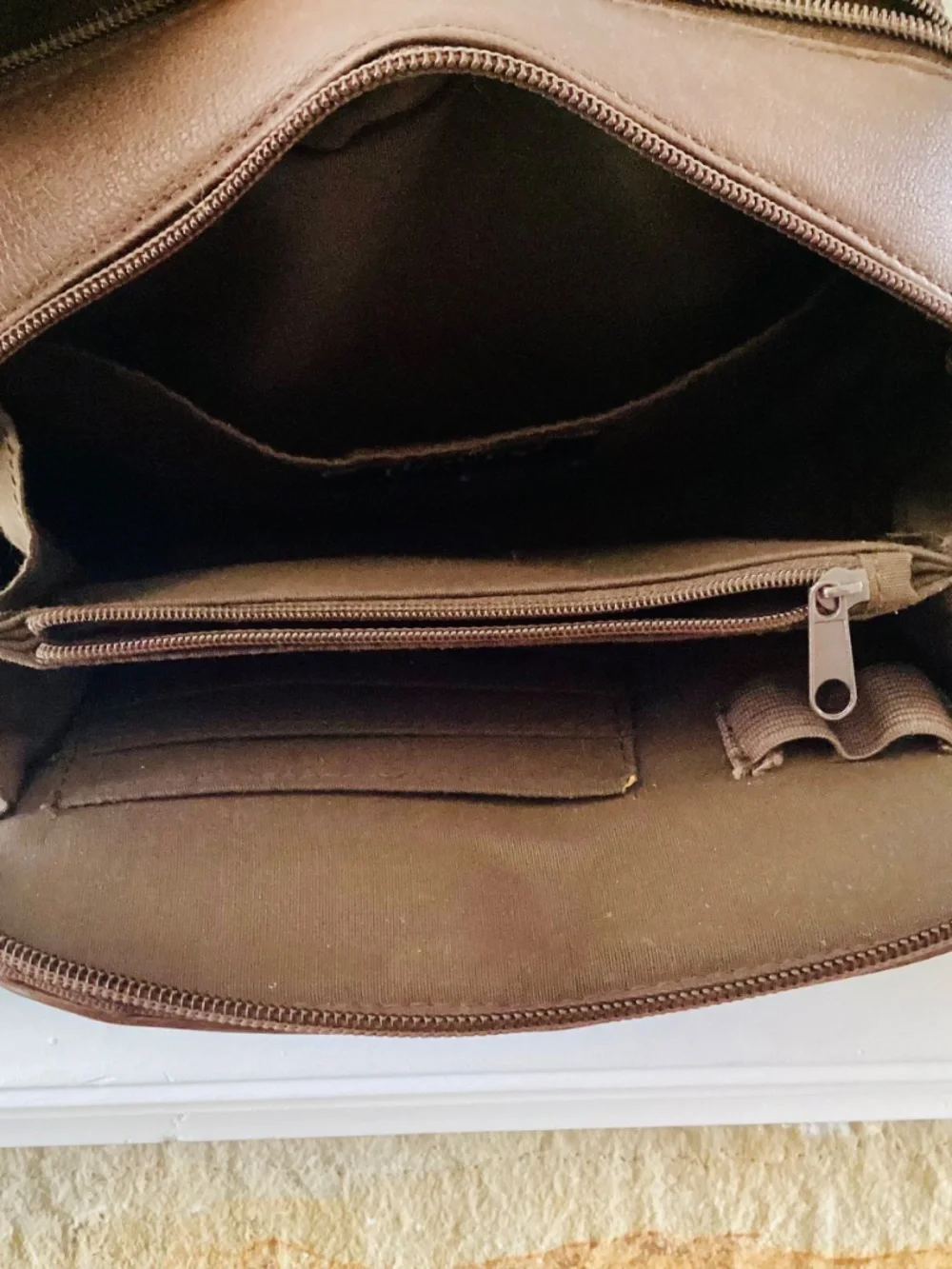 Vtg Rolfs Genuine Leather Small Brown Crossbody Purse Y2K Minimalist Travel Zip - Picture 8 of 13